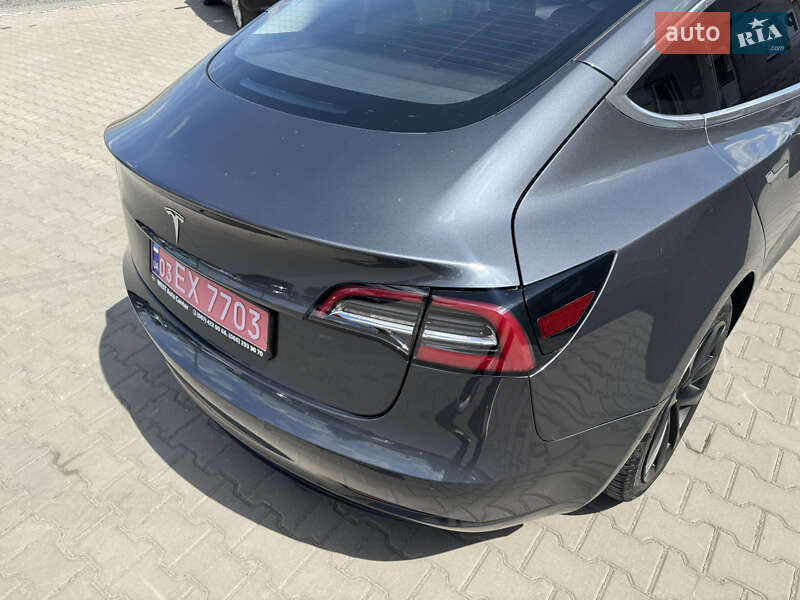Седан Tesla Model 3 2018 в Луцке
