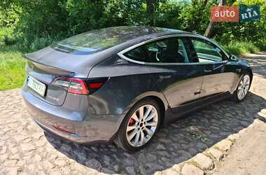 Седан Tesla Model 3 2018 в Сквире