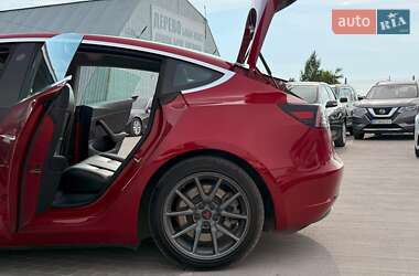 Седан Tesla Model 3 2019 в 