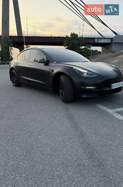 Седан Tesla Model 3 2022 в Киеве