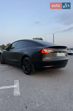 Седан Tesla Model 3 2022 в Киеве