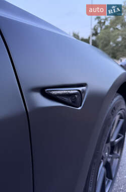 Седан Tesla Model 3 2022 в Киеве