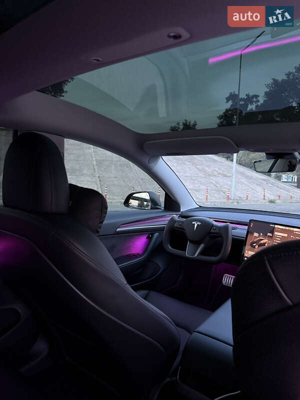 Седан Tesla Model 3 2022 в Киеве