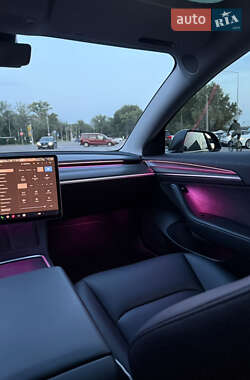 Седан Tesla Model 3 2022 в Киеве
