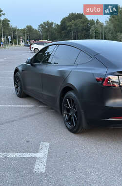 Седан Tesla Model 3 2022 в Киеве