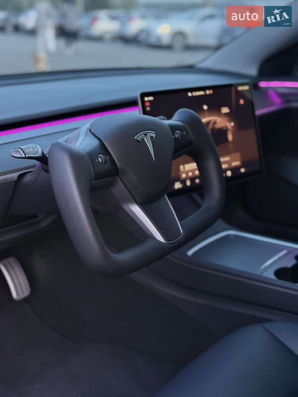 Седан Tesla Model 3 2022 в Киеве