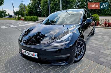 Седан Tesla Model 3 2021 в Виннице