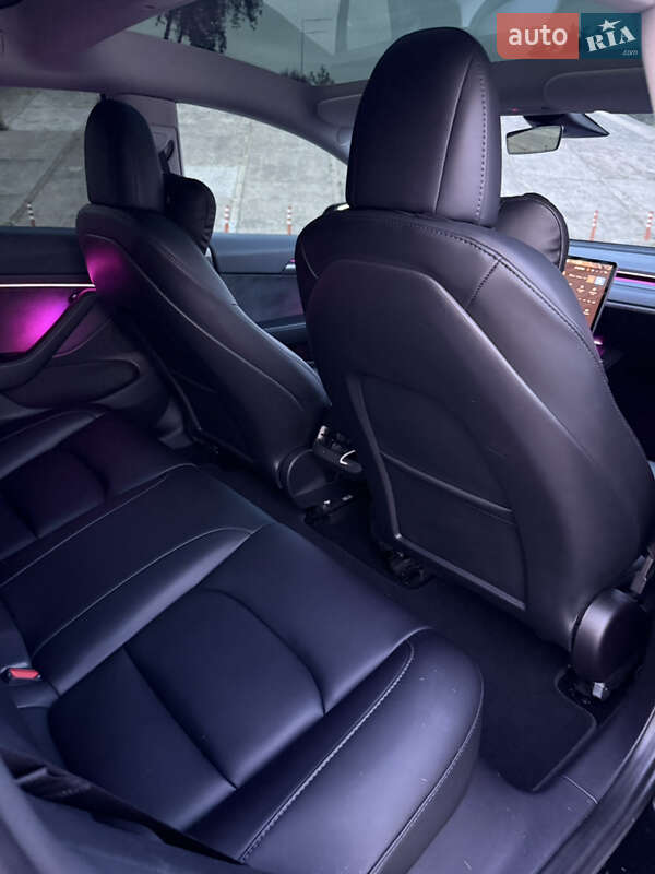 Седан Tesla Model 3 2022 в Киеве