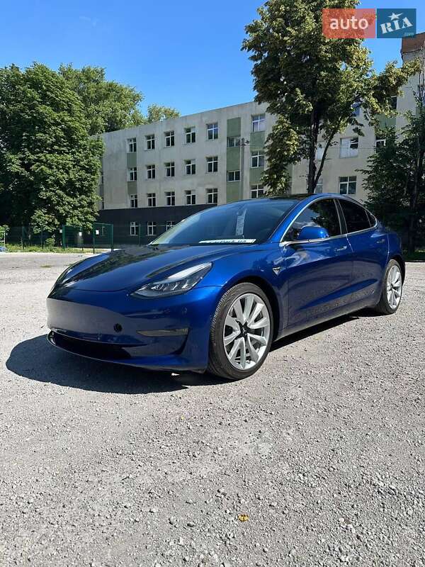 Tesla Model 3 2019