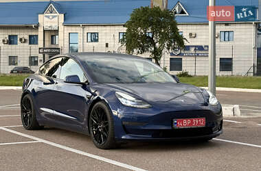 Седан Tesla Model 3 2019 в 