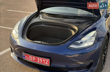 Седан Tesla Model 3 2019 в 