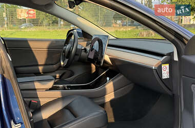Седан Tesla Model 3 2019 в 