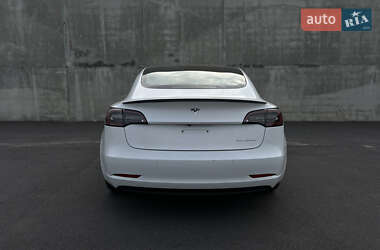 Седан Tesla Model 3 2019 в 
