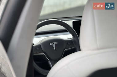 Седан Tesla Model 3 2019 в 