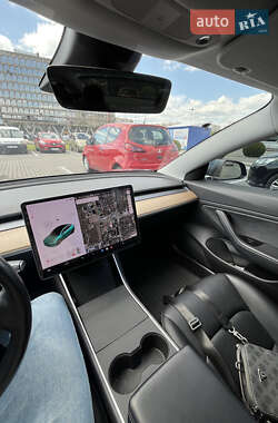 Седан Tesla Model 3 2018 в 