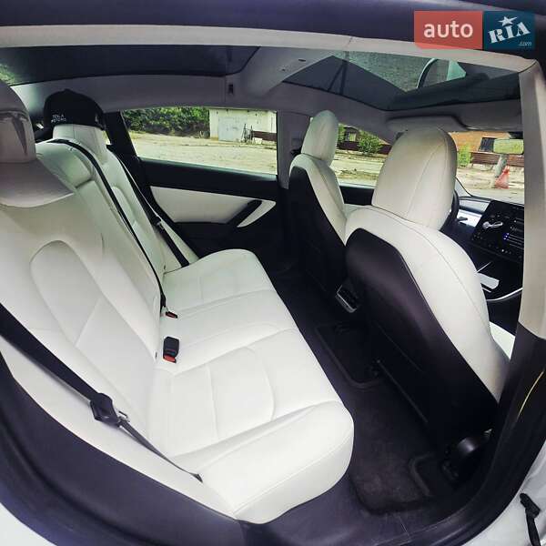 Седан Tesla Model 3 2020 в Запорожье