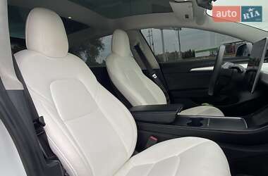 Седан Tesla Model 3 2021 в 