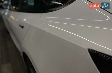 Седан Tesla Model 3 2021 в 