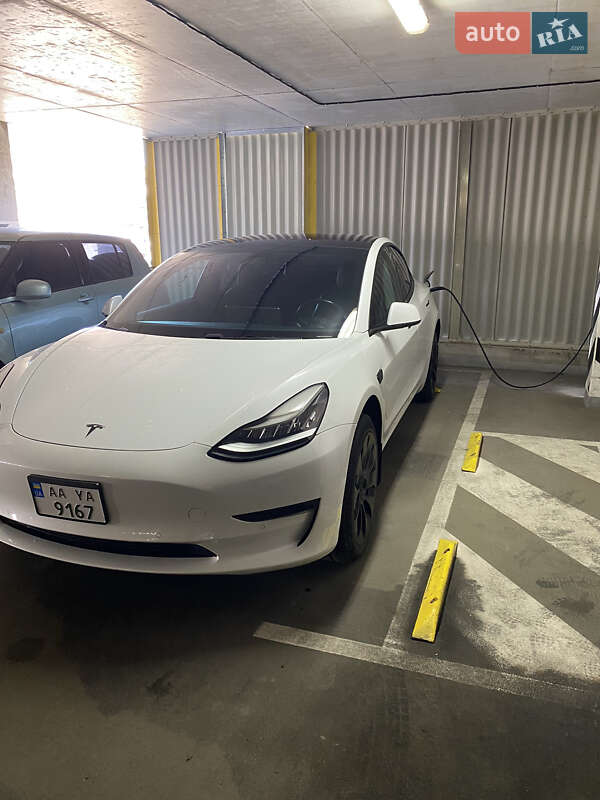 Седан Tesla Model 3 2018 в Киеве
