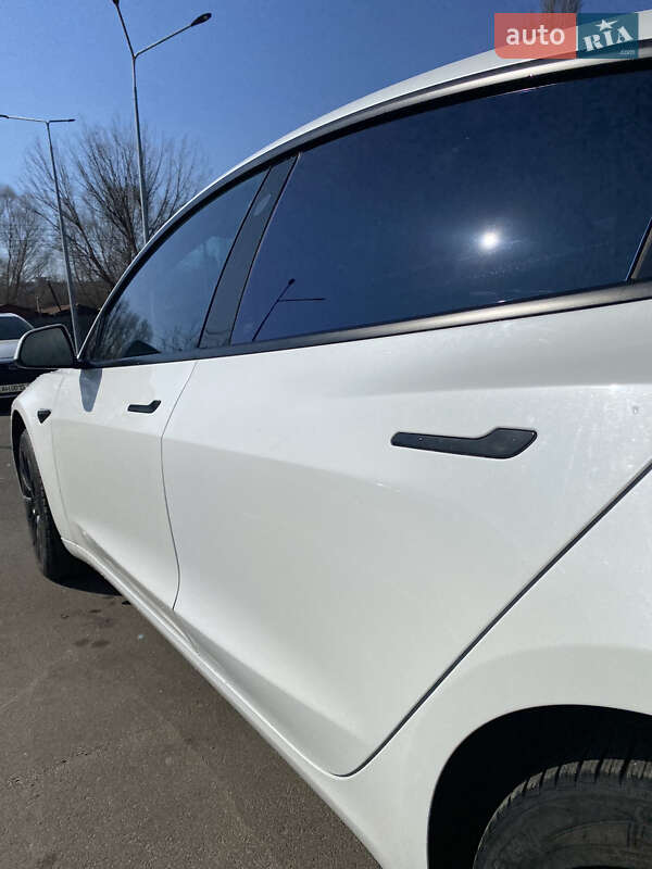 Седан Tesla Model 3 2018 в Киеве