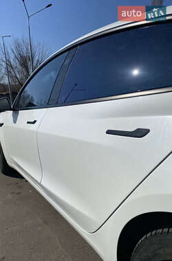 Седан Tesla Model 3 2018 в 