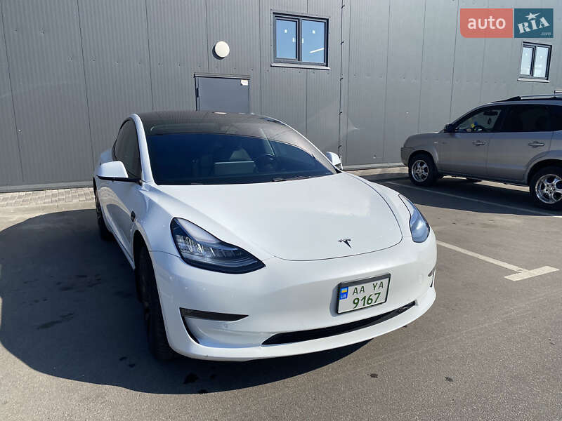 Седан Tesla Model 3 2018 в Киеве