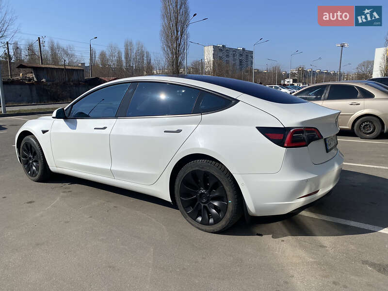 Седан Tesla Model 3 2018 в Киеве