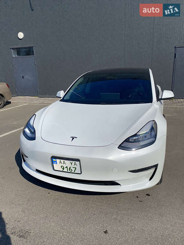 Седан Tesla Model 3 2018 в Киеве