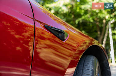 Седан Tesla Model 3 2024 в 