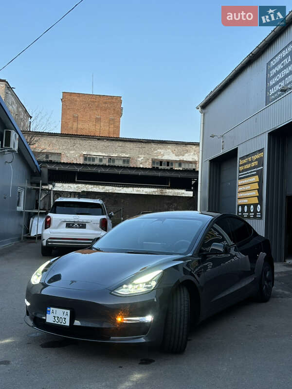 Седан Tesla Model 3 2023 в Белой Церкви