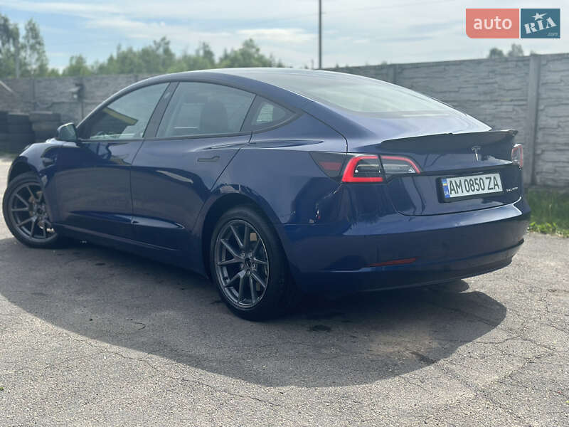 Седан Tesla Model 3 2022 в Києві