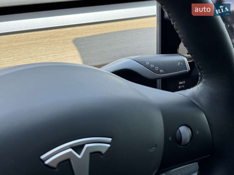 Седан Tesla Model 3 2021 в Кременчуці
