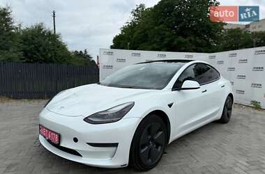 Седан Tesla Model 3 2022 в 