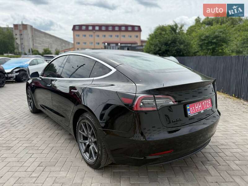 Седан Tesla Model 3 2019 в Луцьку