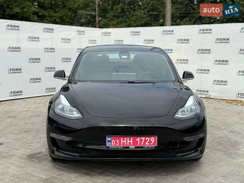 Седан Tesla Model 3 2019 в Луцьку