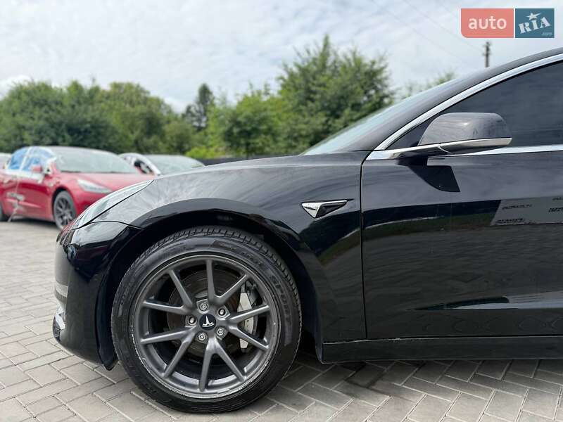 Седан Tesla Model 3 2019 в Луцьку