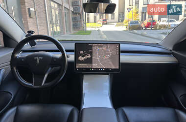 Седан Tesla Model 3 2019 в 