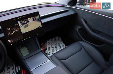 Седан Tesla Model 3 2024 в 