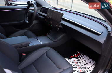 Седан Tesla Model 3 2024 в 