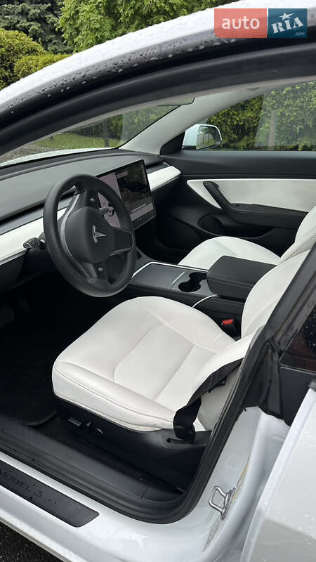 Седан Tesla Model 3 2021 в Днепре