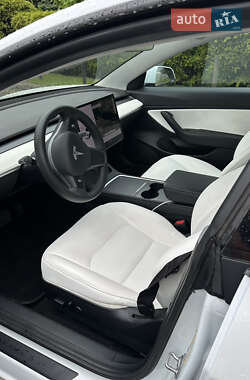 Седан Tesla Model 3 2021 в 