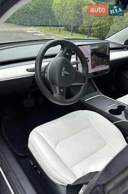Седан Tesla Model 3 2021 в 