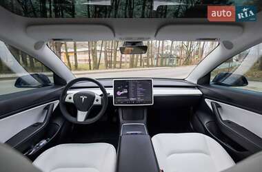 Седан Tesla Model 3 2020 в 