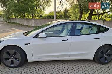Седан Tesla Model 3 2021 в 