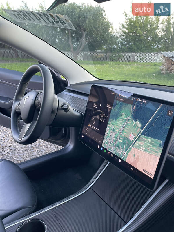 Седан Tesla Model 3 2019 в Луцке