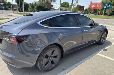 Седан Tesla Model 3 2020 в 