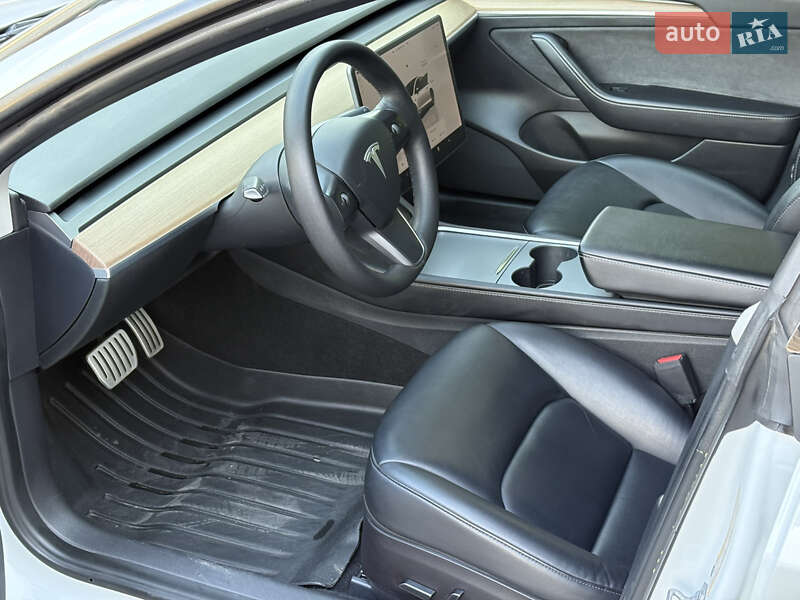 Седан Tesla Model 3 2022 в Києві