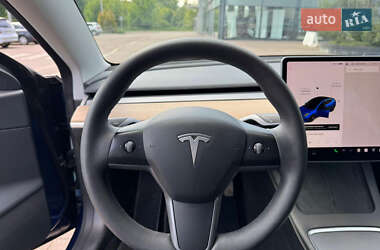Седан Tesla Model 3 2020 в 