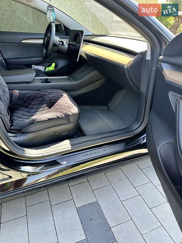 Седан Tesla Model 3 2022 в Мукачево