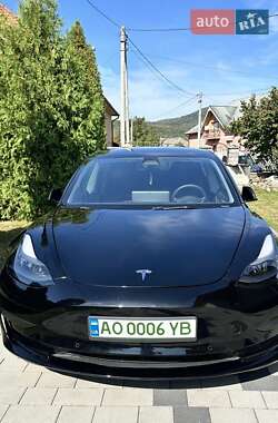 Седан Tesla Model 3 2022 в 
